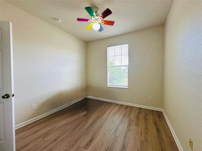 Building Photo - 4989 Bond St W