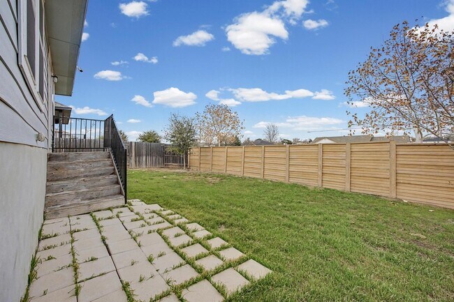 Building Photo - 425 Spiny Lizard Ln