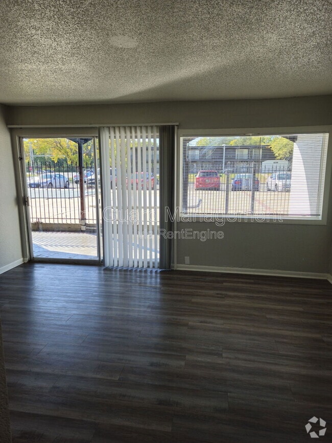 Building Photo - 1420 Cambridge Pl