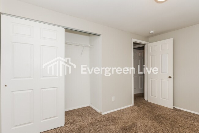 Building Photo - 5013 Tewksebury Dr