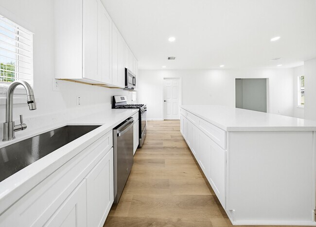 Building Photo - 7954 Glenvista St