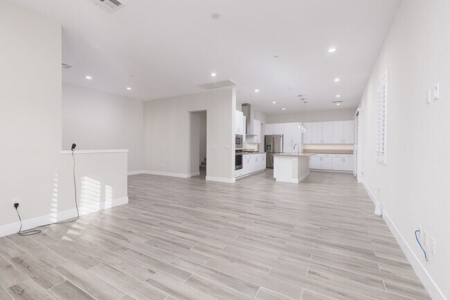 Building Photo - Luxury Summerlin/Affinity townhome