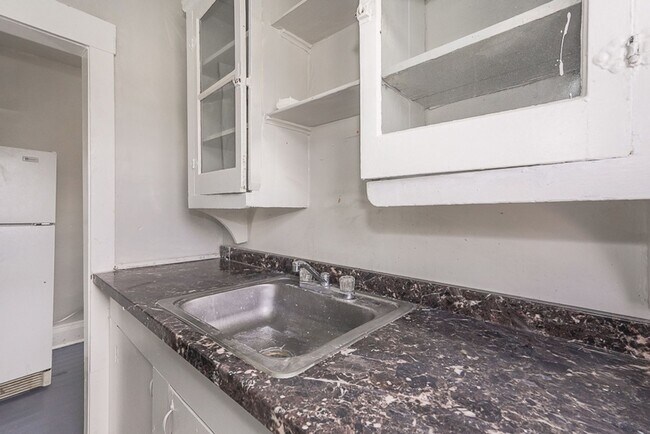 Building Photo - 3555 W 67th St