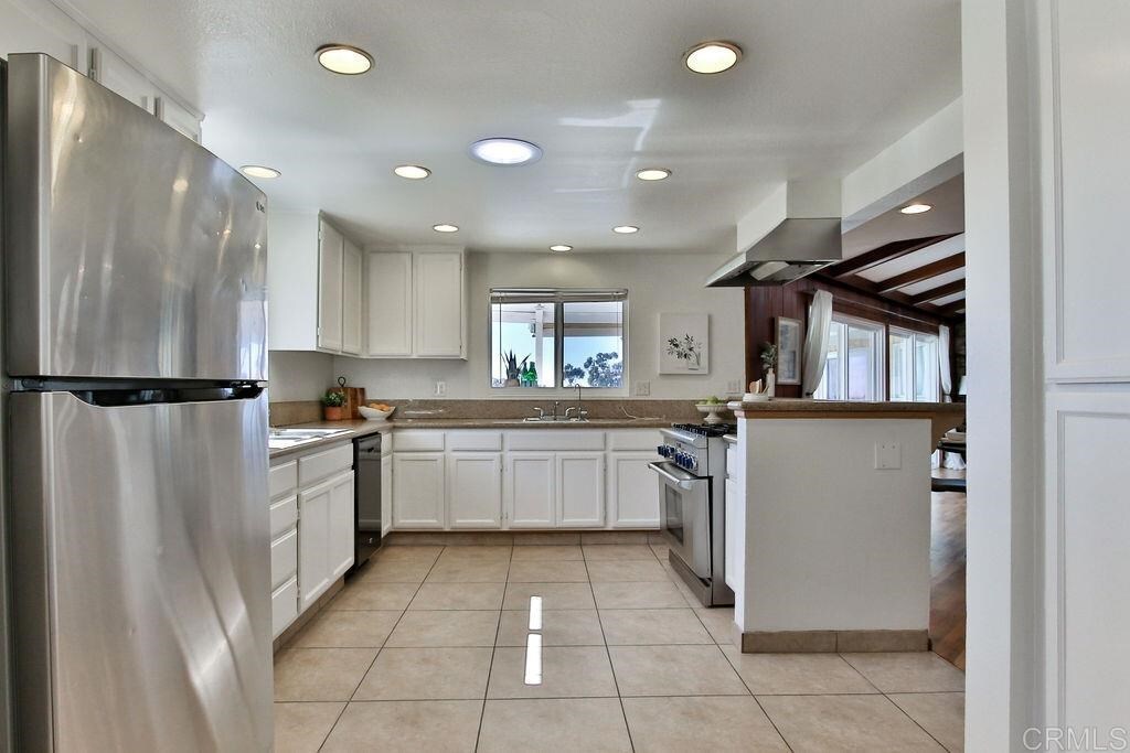 Building Photo - 968 Corte Maria Ave