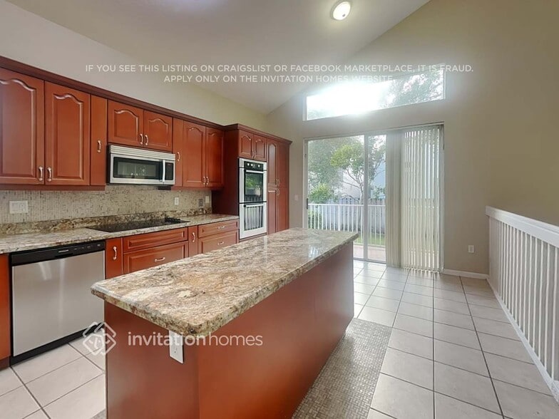 Building Photo - 15933 NW 16th Ct