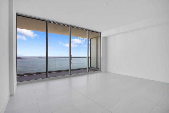 Building Photo - 151 N Seabreeze Blvd