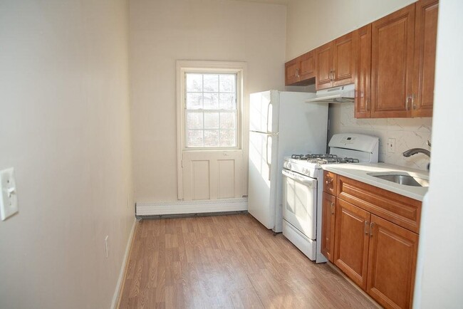 Building Photo - 637 Ocean Ave