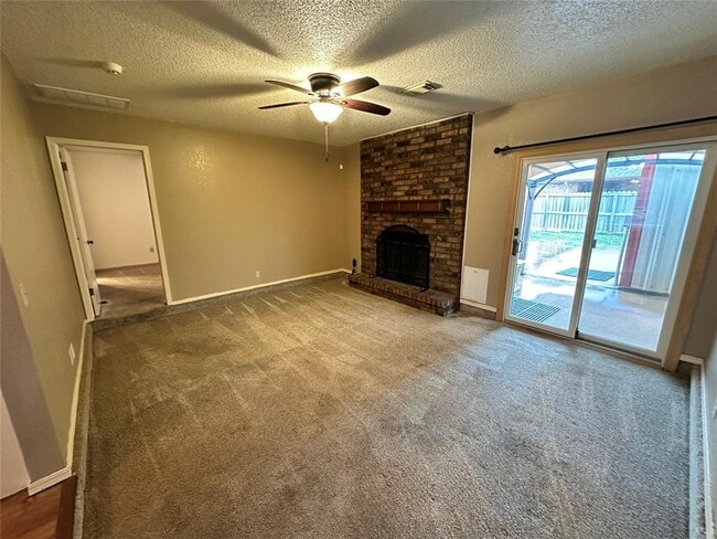 Building Photo - 2221 NE 8th St