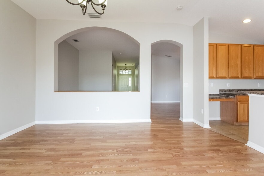 Building Photo - 7817 Monarch Garden Cir