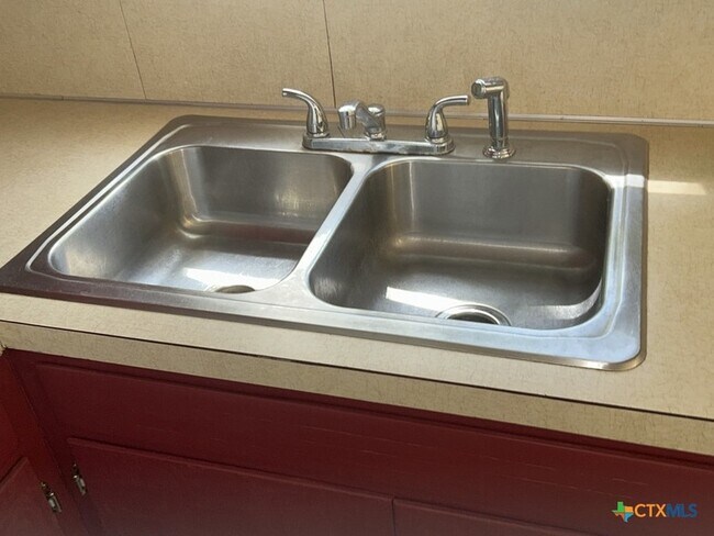 Building Photo - 1504 Redondo Dr