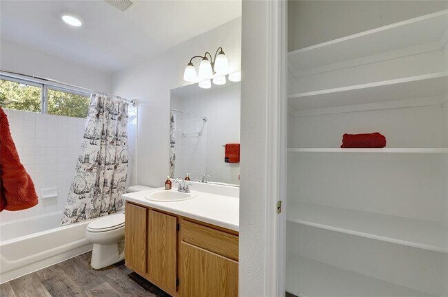 Building Photo - 9716 Sugar Hill Dr