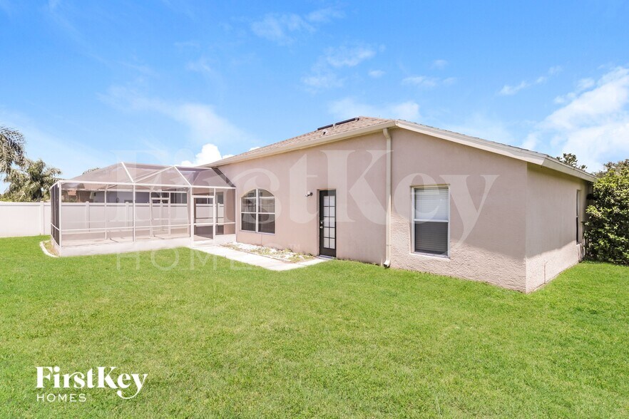 Building Photo - 25808 Risen Star Dr
