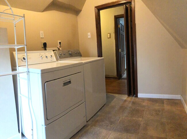 Laundry Room - 615 W 2nd St