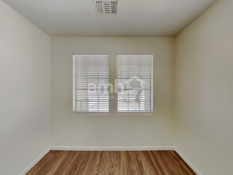 Building Photo - 2833 E Morenci Rd