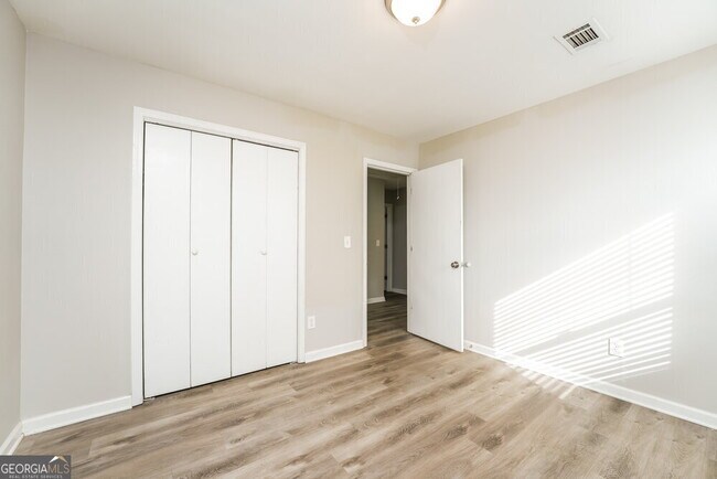 Building Photo - 2678 Porter Dr