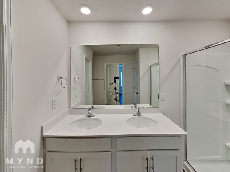 Building Photo - 5521 Jesse Harper Dr