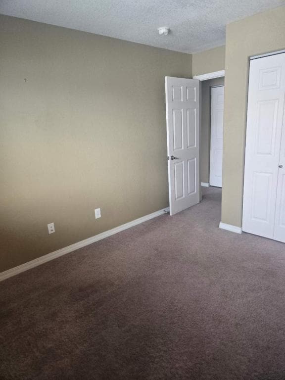 Building Photo - 2316 Lake Helena Dr