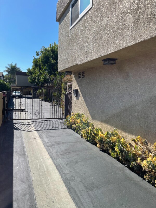 Building Photo - 4321 Inglewood Blvd