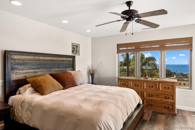 Building Photo - 701 N Granados Ave