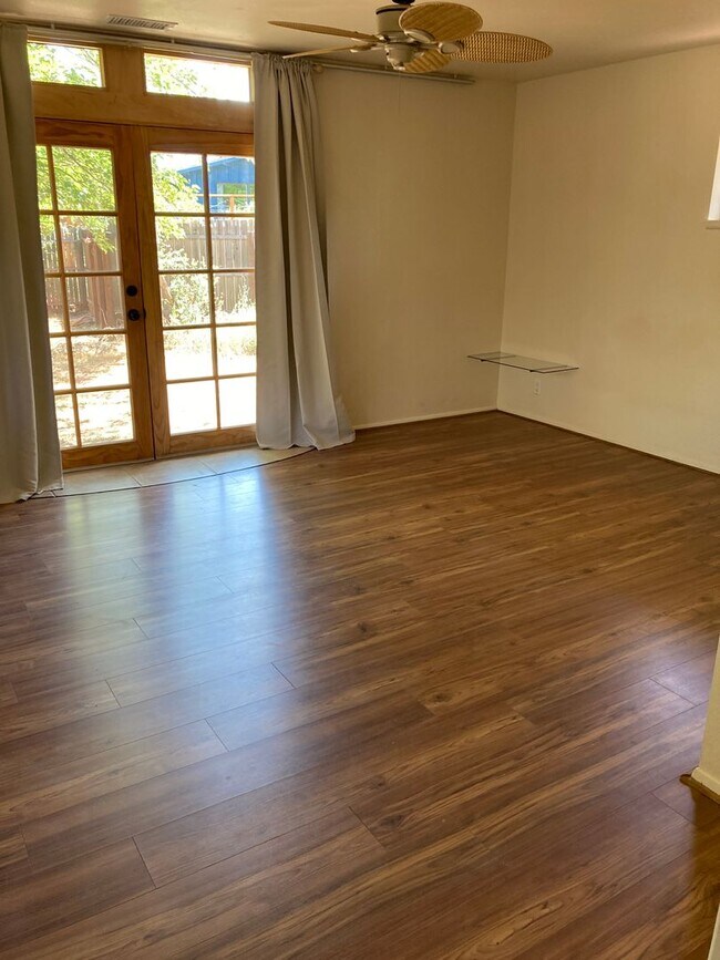 Building Photo - Lovely West Sedona home with large fenced ...