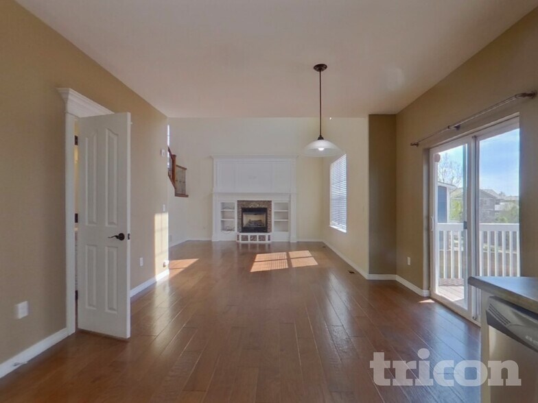 Building Photo - 305 Calhoun Cir