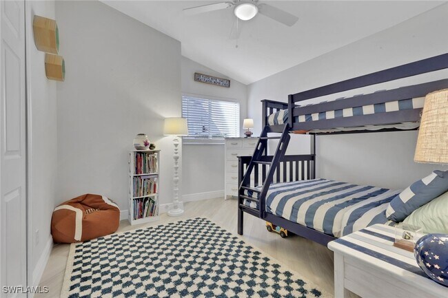 Building Photo - 1151 Jardin Dr