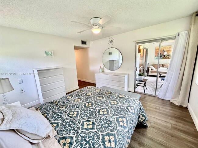 Building Photo - 2707 Nassau Bend