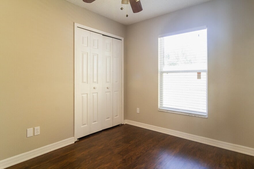 Building Photo - 13500 Glasser Ave