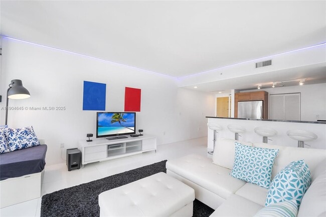 Building Photo - 253 NE 2nd St