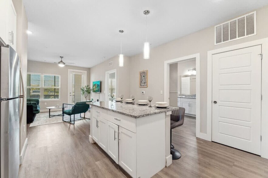 Building Photo - 12420 Rain Strm Ct