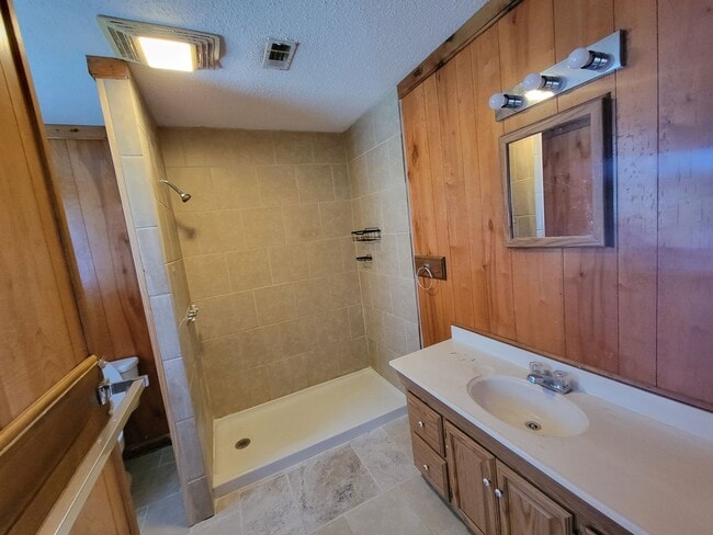 Building Photo - Home in Nashville GA