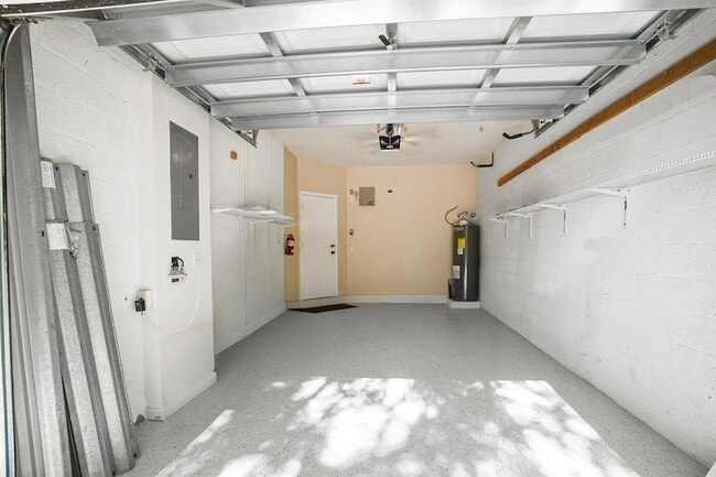 Building Photo - 9929 Porta Leona Ln