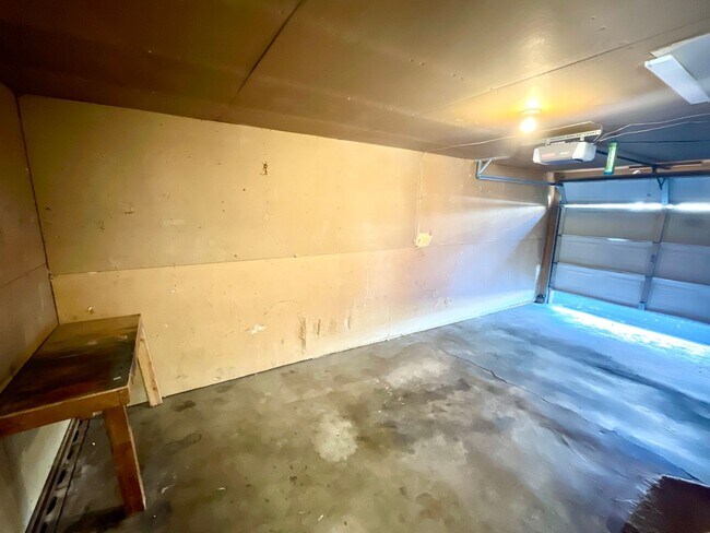 Building Photo - 3047 Kane St