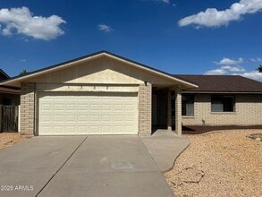 Building Photo - 1302 W 13th St