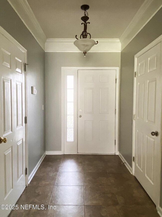 Building Photo - 4839 Parkhurst Pl