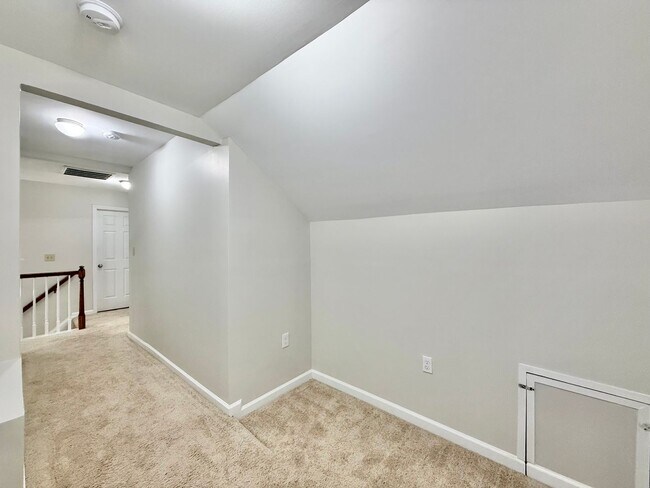 Building Photo - **OFFERING WAIVED APPLICATION FEES & $200 ...