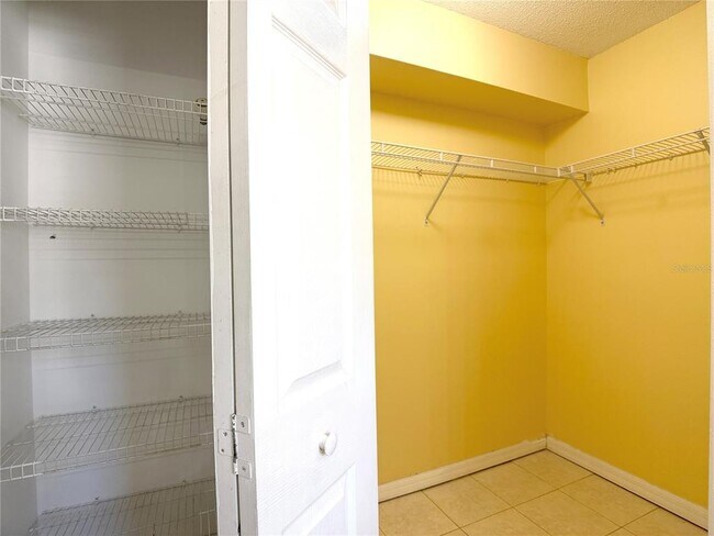 Building Photo - 781 Palmera St