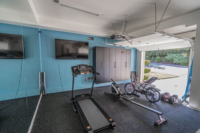Building Photo - 4 Bedroom Home for Rent in The Woodlands!