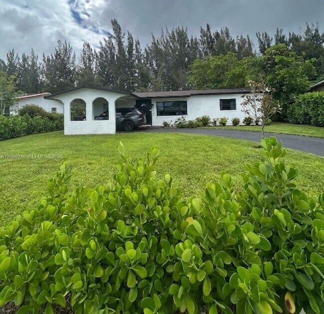 Building Photo - 5450 SW 55th Ave
