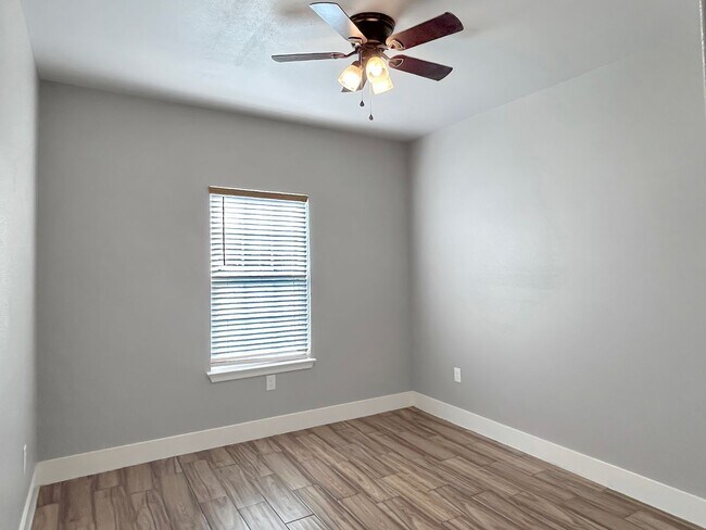 Building Photo - Beautiful Custom Home on 1 Acre in Peacefu...