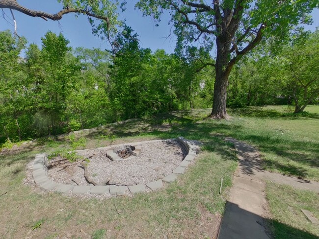 Building Photo - 430 N Jackson Heights St