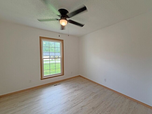 Building Photo - S. Market Duplex