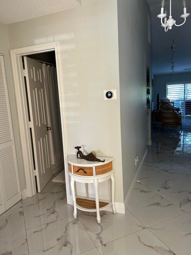 Building Photo - 1072 Keystone Dr