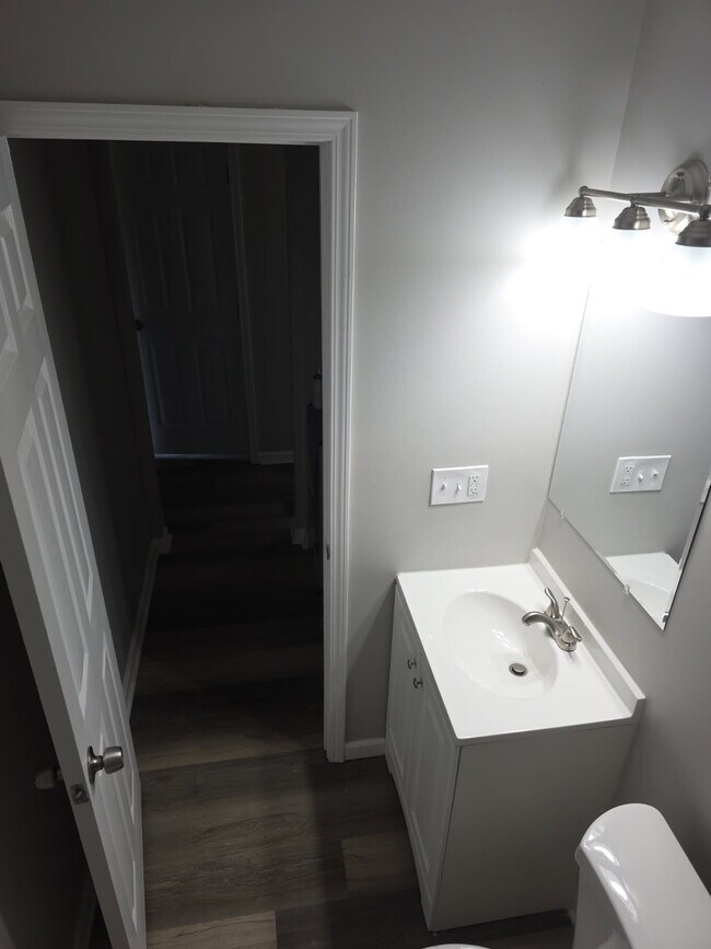 Building Photo - 5510 Halstead Ave