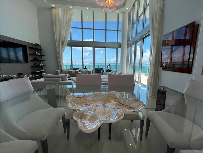 Building Photo - 1331 Brickell Bay Dr