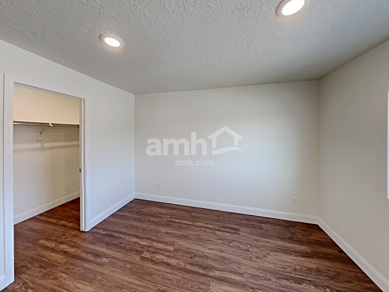 Building Photo - 7413 S Copper Rim Dr