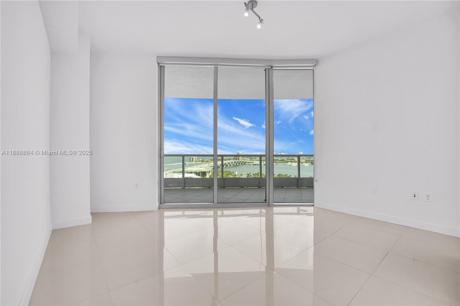 Building Photo - 900 Biscayne Blvd