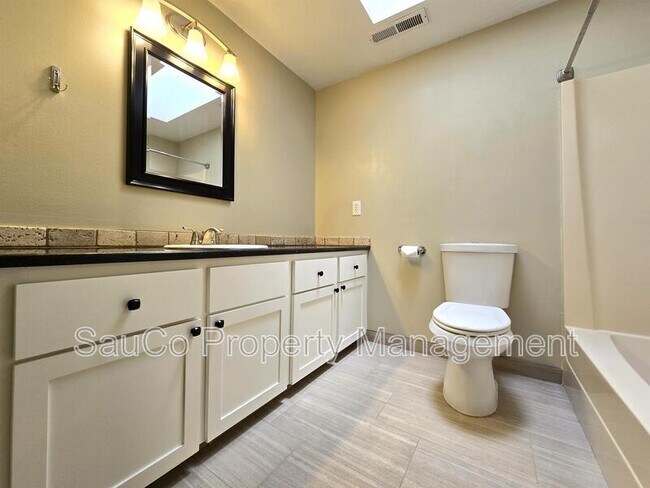 Building Photo - 20365 NW Quail Hollow Dr