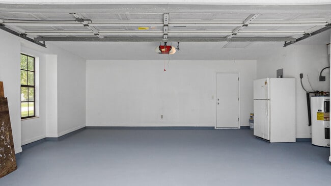 Building Photo - 809 Kara Cir
