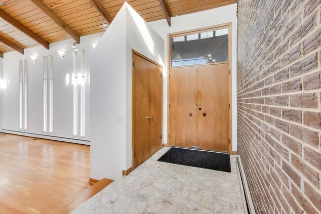 Building Photo - 60 Sheffield Ln